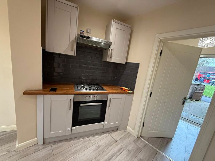 1 Bedroom Flat To Rent In Wood Lane, Dagenham, RM8