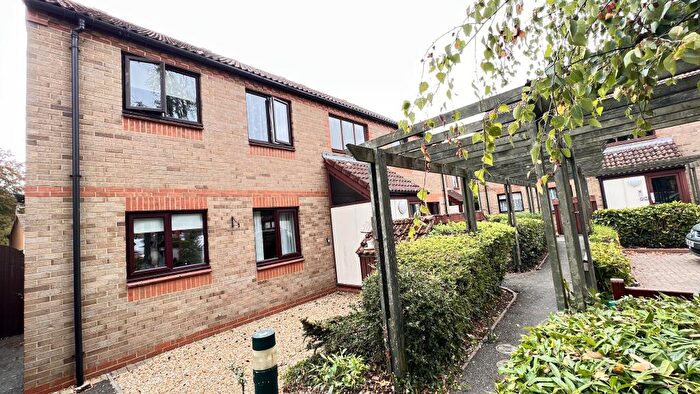 2 Bedroom Flat For Sale In Hansart Court, Robingoodfellows Lane, March, Cambridgeshire, PE15