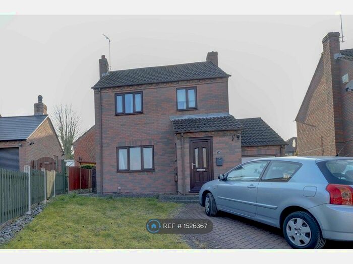 3 Bedroom Detached House To Rent In Woodhead Close, Edwinstowe, Mansfield, NG21