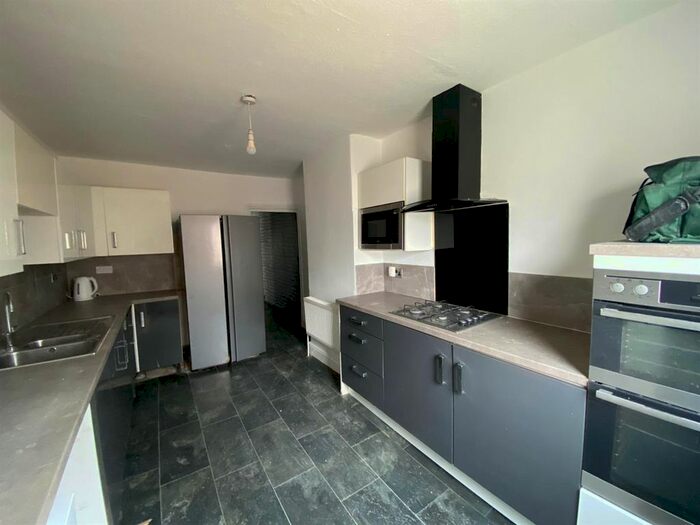 3 Bedroom Maisonette To Rent In Aigburth Road, Aigburth, Liverpool, L17