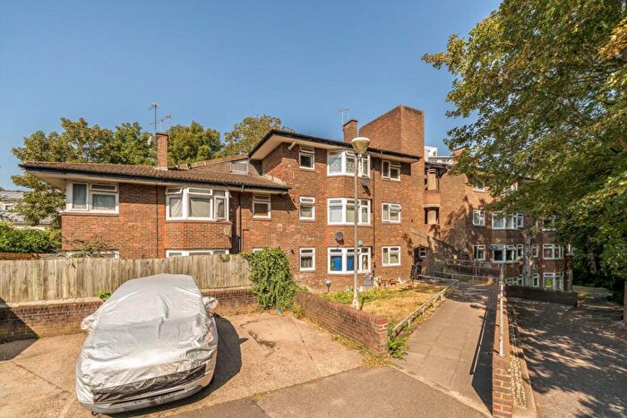 1 Bedroom Flat To Rent In St Pauls Close, Charlton, SE7