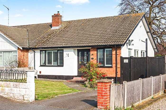 2 Bedroom Semi Detached Bungalow For Sale In Hawkwell Chase, Hockley, SS5