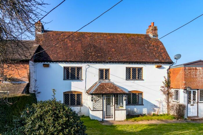 3 Bedroom Semi-Detached House To Rent In The Soke, Alresford, Hampshire, SO24