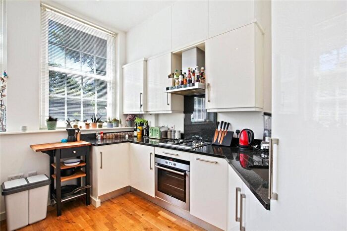 1 Bedroom Apartment To Rent In Bishops Way, Bethnal Green, E2
