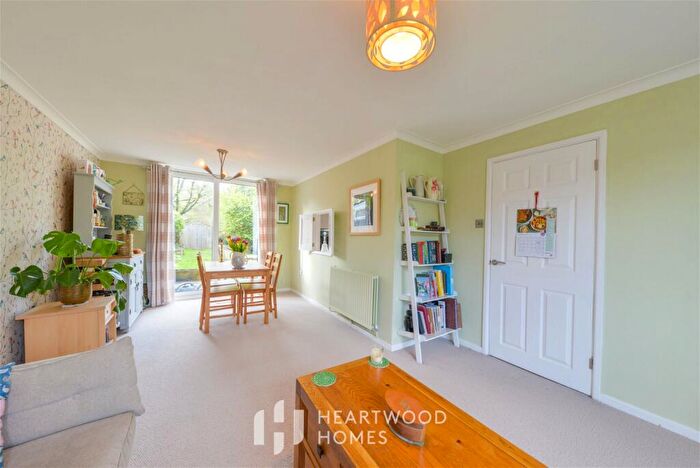 2 Bedroom End Of Terrace House For Sale In Canberra Close, St. Albans, AL3