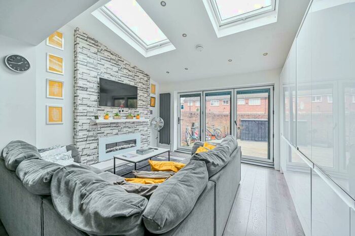 4 Bedroom End Of Terrace House To Rent In Radnor Road, Peckham, London, SE15