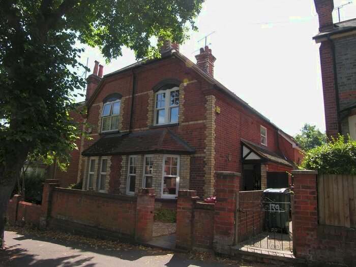 3 Bedroom Semi-Detached House To Rent In Wantage Road, Reading, RG30