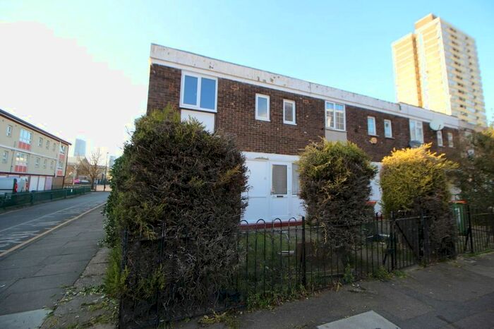 3 Bedroom End Of Terrace House To Rent In Worthing Close, London, E15