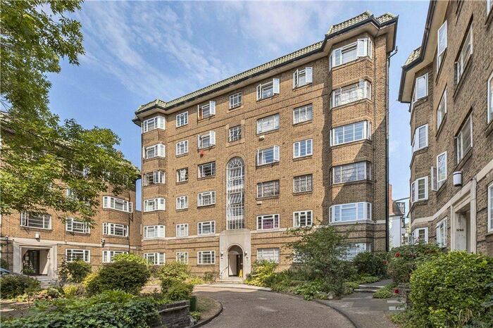 3 Bedroom Flat To Rent In Streatham High Road, London, SW16