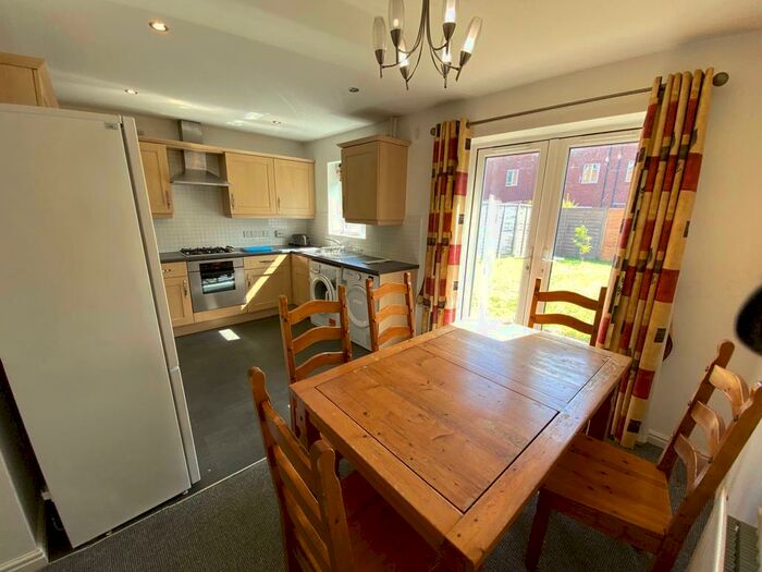 4 Bedroom Town House To Rent In Raleigh Close, Trent Vale, ST4