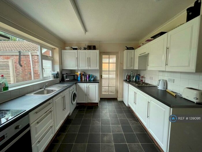 6 Bedroom Detached House To Rent In Primula Drive, Norwich, NR4