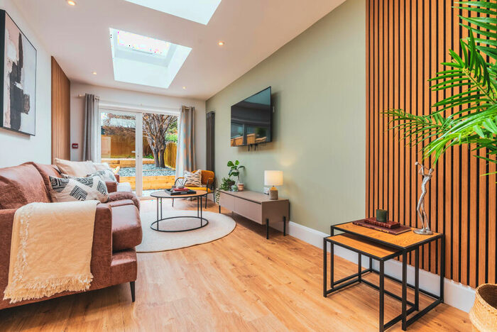 2 Bedroom House To Rent In Southmead Road, Bristol, BS34