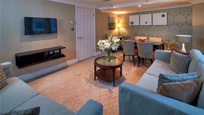 2 Bedroom Flat To Rent In Bow Lane, London, EC4M