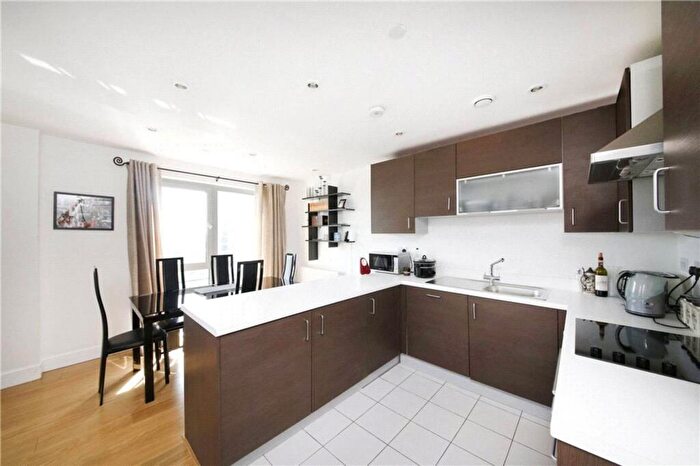 2 Bedroom Flat To Rent In Christian Street, Shadwell, London, E1