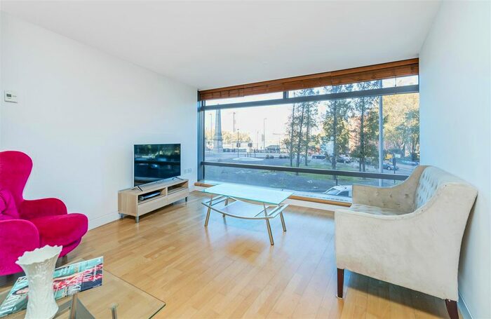 2 Bedroom Flat To Rent In Parliament View Apartments, Albert Embankment, Nine Elms, London, SE1