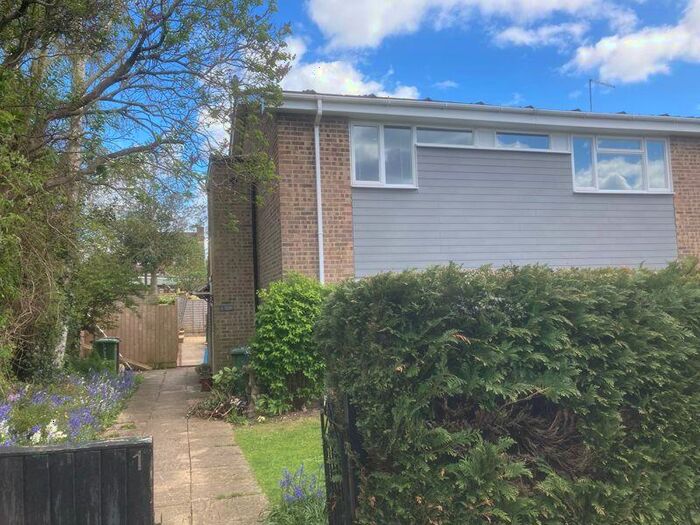 2 Bedroom Maisonette To Rent In Alton, GU34