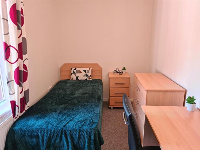1 Bedroom Flat To Rent In Rooms Available At The Forum, CB1