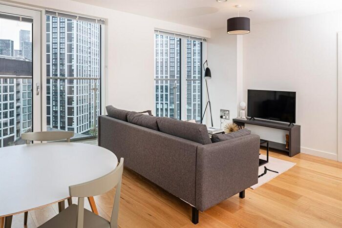 2 Bedroom Apartment To Rent In Slate Yard - Bed, M3