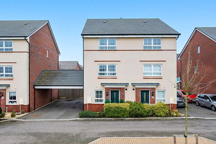 4 Bedroom Town House For Sale In Abington Street, Barton Seagrave, NN15