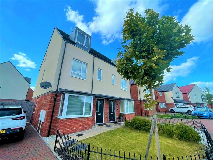 3 Bedroom Semi-Detached House To Rent In Arthur Jones Close, Tipton, DY4