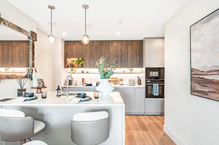 3 Bedroom Flat For Sale In Bow Green, Bow Common Lane, E3
