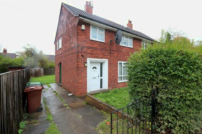 3 Bedroom Semi-Detached House To Rent In Tong Green, Farnley, Leeds, LS12