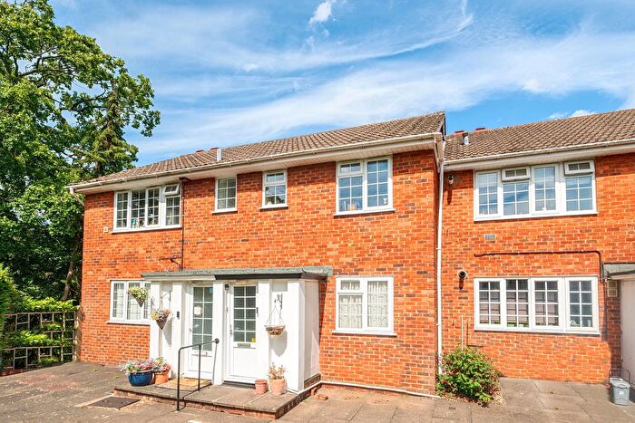 2 Bedroom Maisonette For Sale In The Pantiles, Bushey Heath, WD23