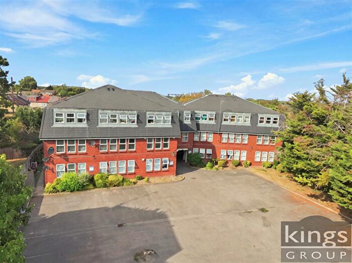 1 Bedroom Flat For Sale In Butlers Court, Trinity Lane, Cheshunt, EN8