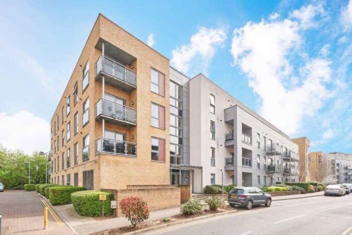 1 Bedroom Flat To Rent In St. Georges Grove, Earlsfield, SW17