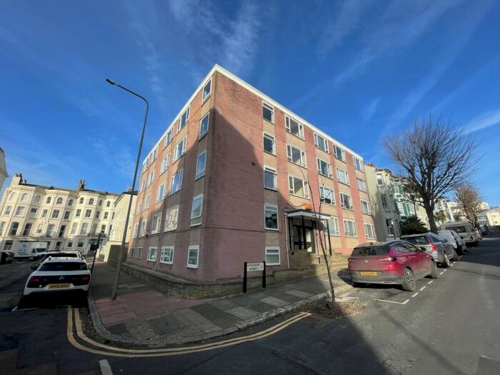 Studio To Rent In Sweda Court, Chesham Street, Brighton, BN2