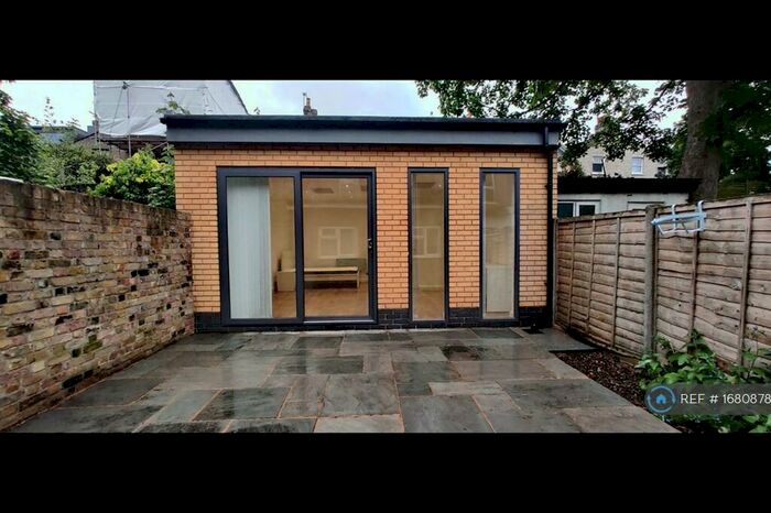 Studio To Rent In Lea Bridge Road, London, E5