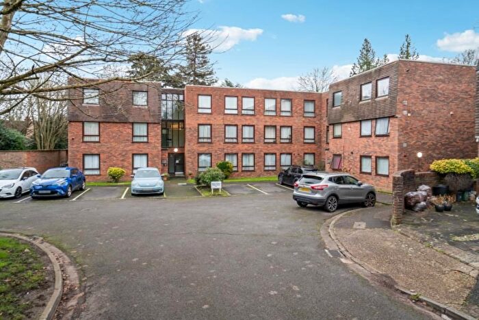 2 Bedroom Flat To Rent In Dene Road, Northwood, HA6