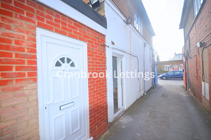 2 Bedroom Flat To Rent In Ilford, IG2