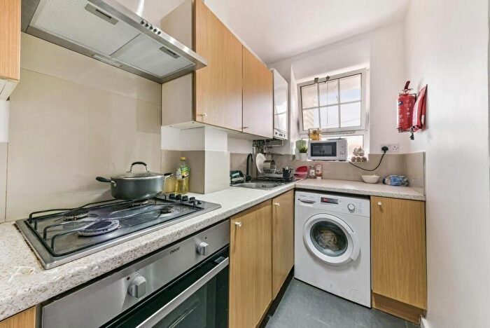 1 Bedroom Property To Rent In Shadwell Gardens, London, E1
