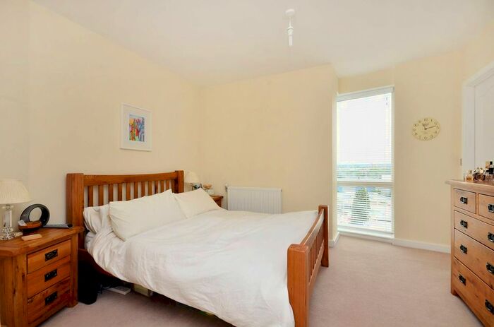 2 Bedroom Flat To Rent In Central Way, Park Royal, London, NW10