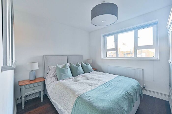 2 Bedroom Flat To Rent In Dorset Road, Oval, London, SW8