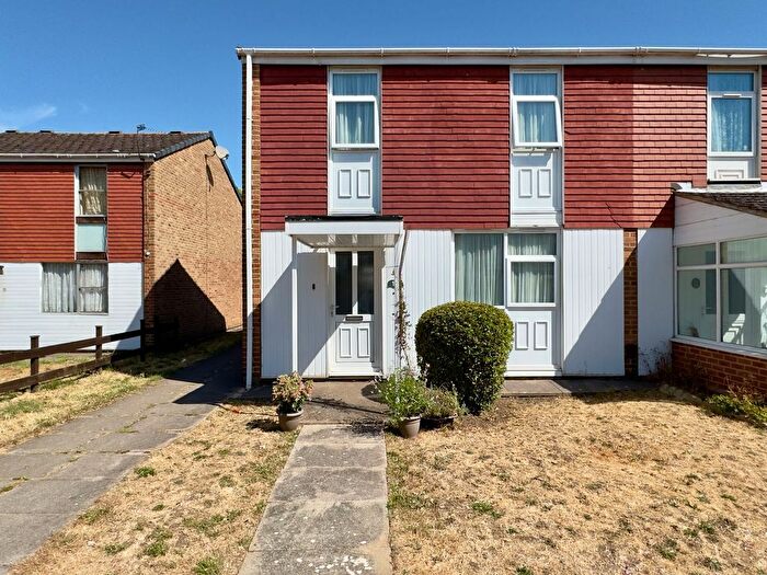 3 Bedroom End Of Terrace House For Sale In Bucksburn Walk, Leicester, LE4