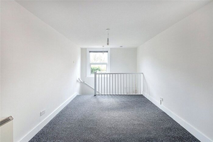 1 Bedroom Maisonette To Rent In New Cross Road, London, SE14