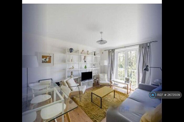 1 Bedroom Flat To Rent In Colney Hatch Lane, London, N10
