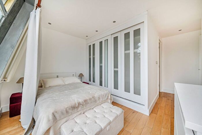 2 Bedroom Flat To Rent In Lexham Gardens, Kensington, London, W8