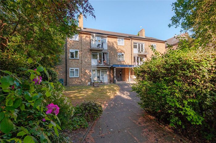 2 Bedroom Flat For Sale In Dunarden Court, Southfields, SW19