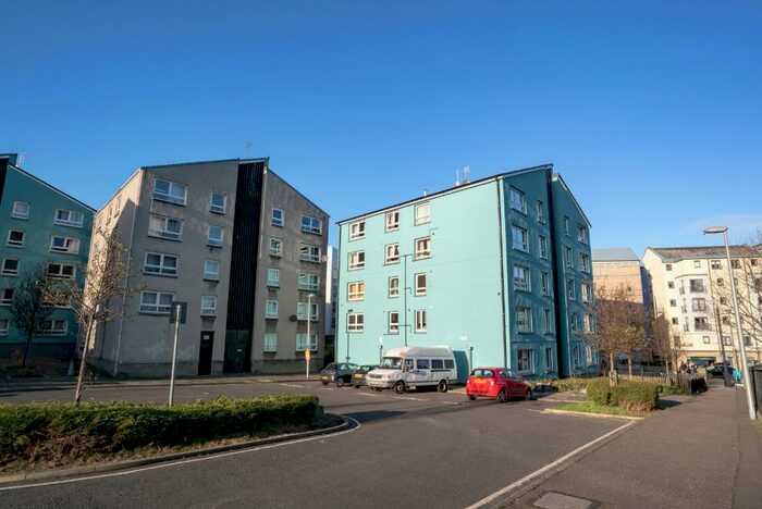 2 Bedroom Flat To Rent In Holyrood Road, Holyrood, Edinburgh, EH8