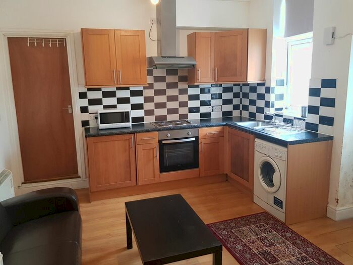 1 Bedroom Flat To Rent In Albany Road, Cardiff, CF24