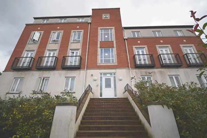 3 Bedroom Flat To Rent In Dragon Road, Hatfield, AL10