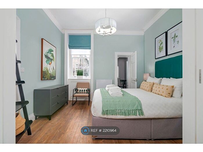 1 Bedroom Flat To Rent In Doughty Street, London, WC1N