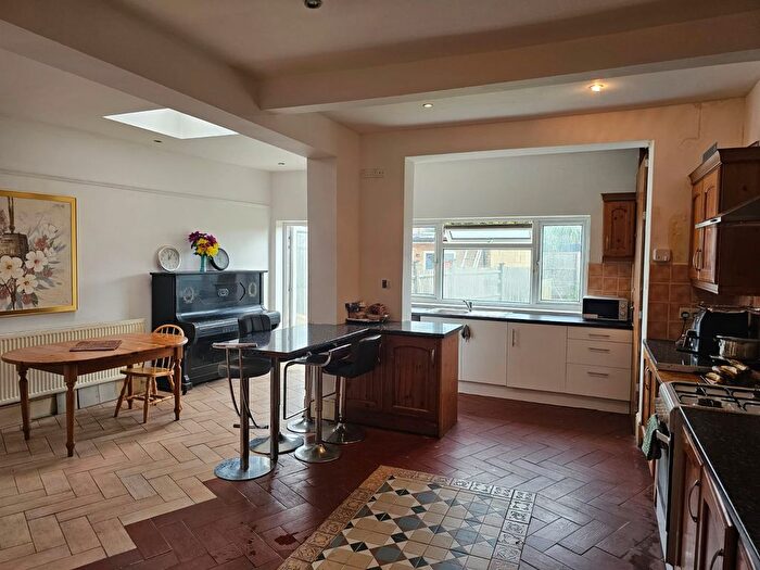 6 Bedroom Property To Rent In Woodgrange Avenue, London, N12