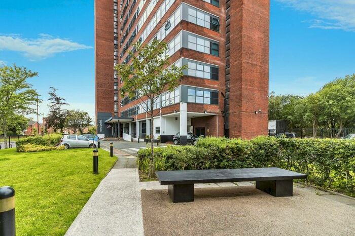 1 Bedroom Apartment To Rent In Chester Road, Manchester, Greater Manchester, M16