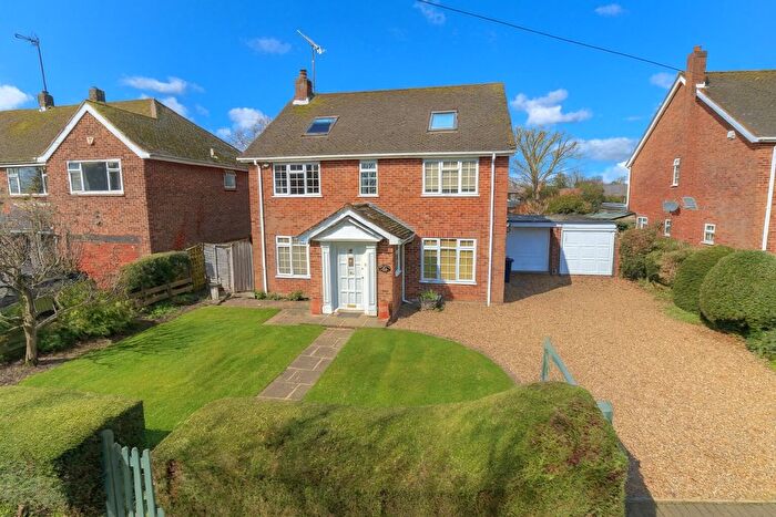 6 Bedroom Detached House For Sale In Moat Drive, Prestwood, Great Missenden, Buckinghamshire, HP16