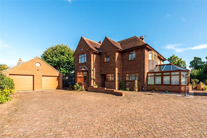 4 Bedroom Detached House For Sale In Mill Lane, Sandy, Bedfordshire, SG19