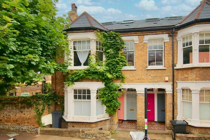 2 Bedroom Flat To Rent In Marcus Street, Wandsworth, SW18